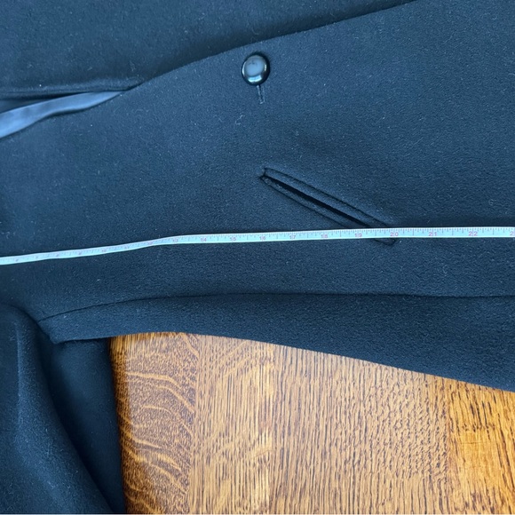 Larry Levine size medium wool blazer/coat. - Picture 7 of 11